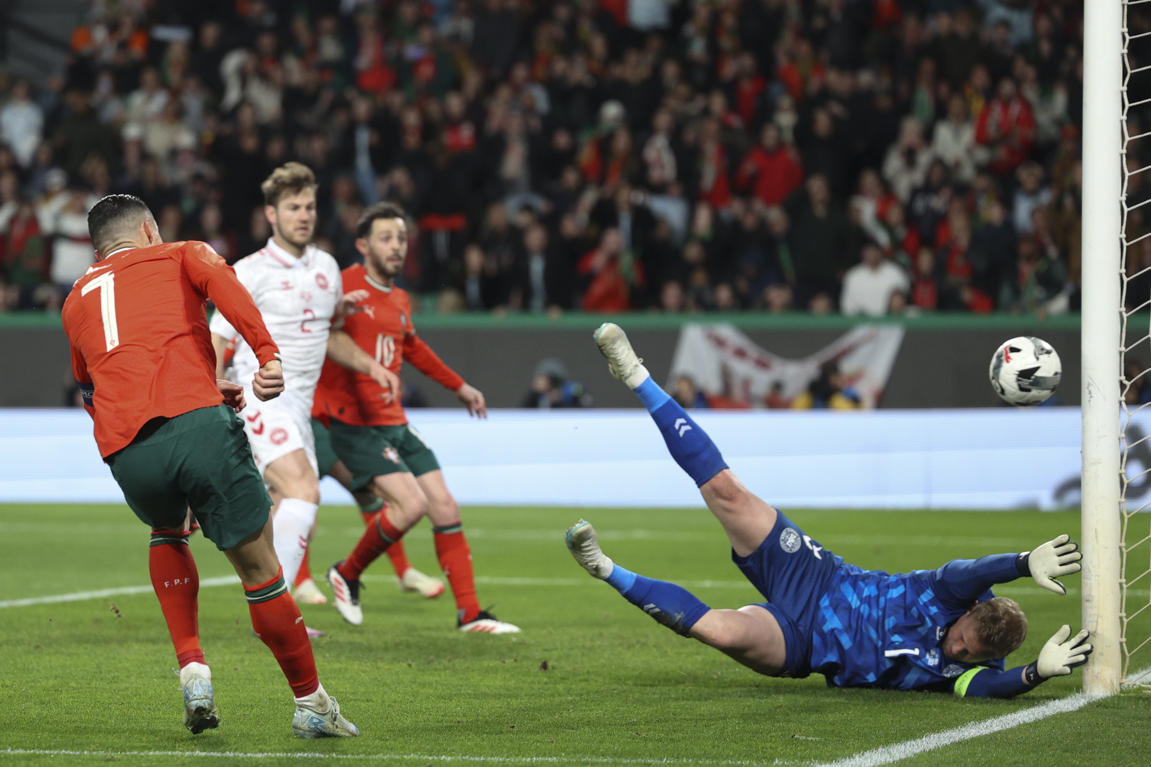 新一轮国际足球锦标赛即将点燃体育世界 新一轮国际足球锦标赛即将点燃体育世界